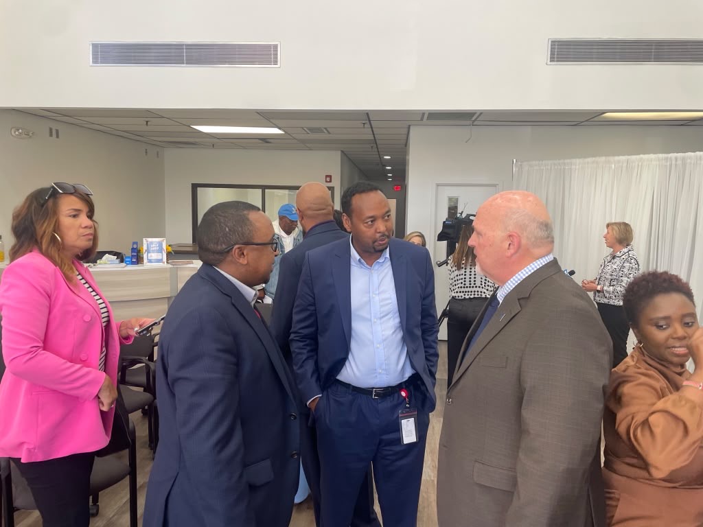Shafi Shafat meeting with the president of Franklin County Council.